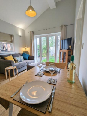 The Back Barn - Stylish seaside barn - Crabpot Cottages Sheringham